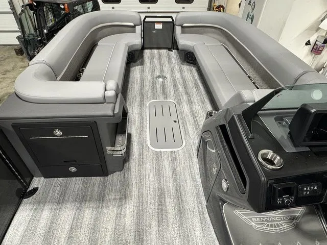 Slide: The Image of Bennington M Swingback 26 MSB 2026 - 20