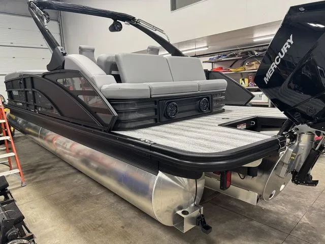 Slide: The Image of Bennington M Swingback 26 MSB 2026 - 5