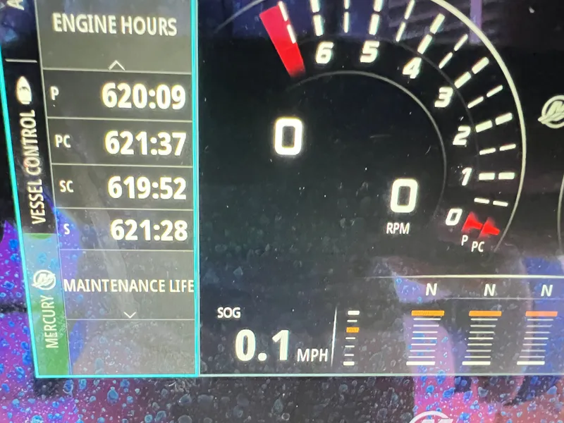 Slide: The Image of Nor-Tech 392 Super Fish 2019 - 20