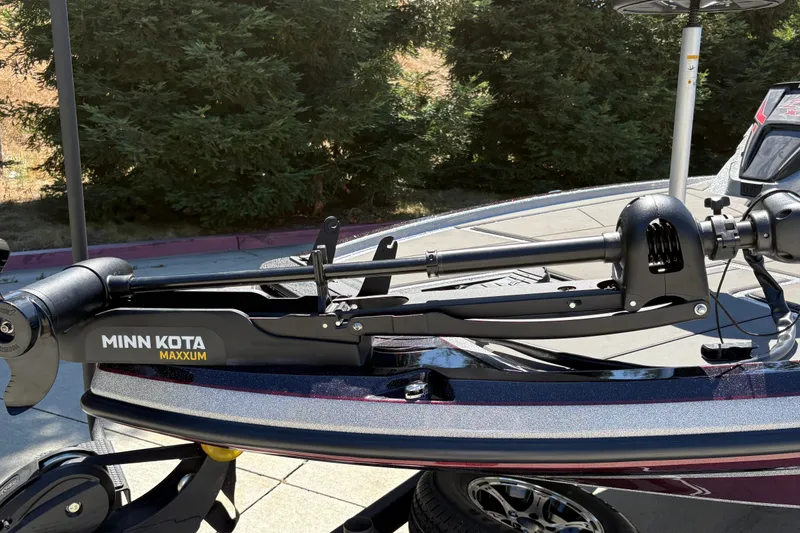 Slide: The Image of Minn Kota Maxxum trolling motor on 2026 Nitro Z19 XL boat. - 18