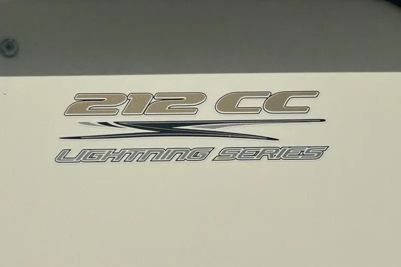 Slide: The Image of 2005 Hydra-Sports 212 CC Lightning Series logo on boat exterior. - 7