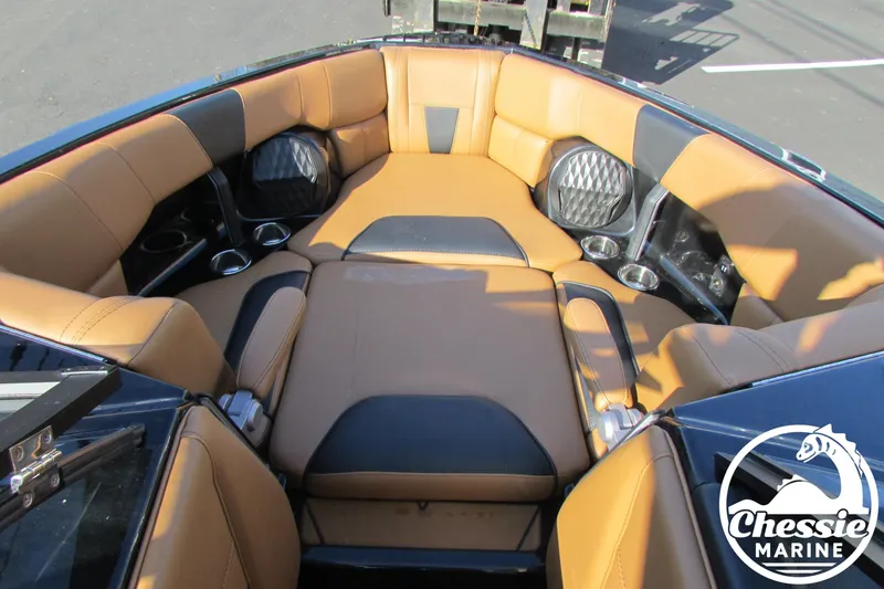 Slide: The Image of Malibu Wakesetter 23 LSV 2022 - 25