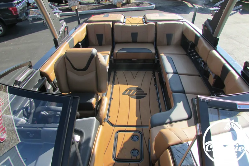 Slide: The Image of Malibu Wakesetter 23 LSV 2022 - 27