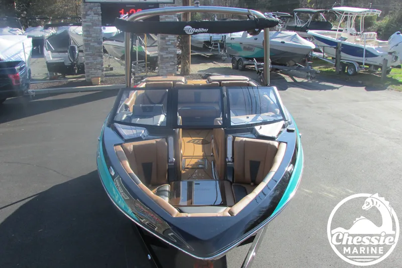 Slide: The Image of Malibu Wakesetter 23 LSV 2022 - 9