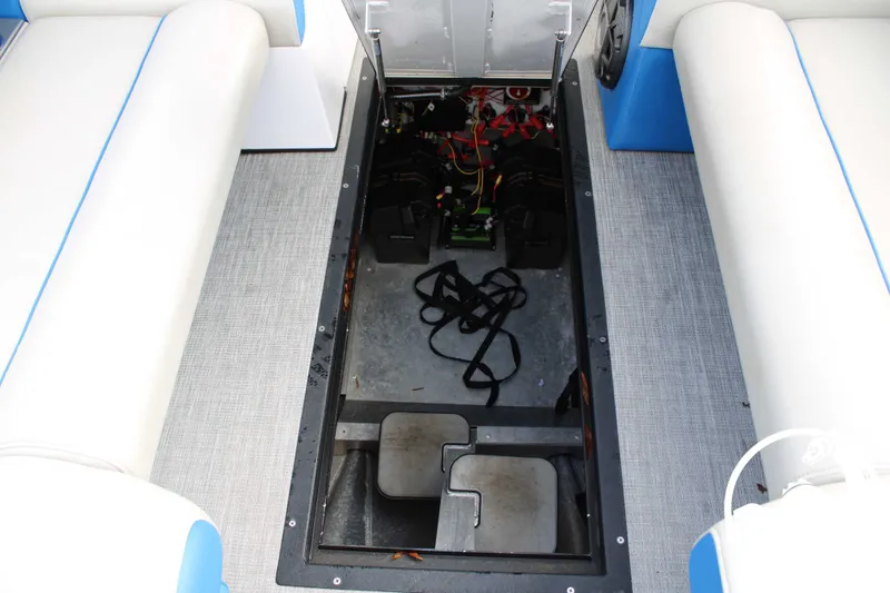 Slide: The Image of Montara Wake Boss 25 SL 2025 - 23