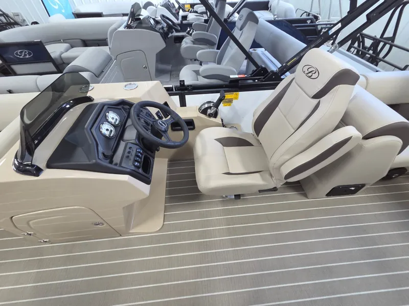 Slide: The Image of Bentley Pontoons Legacy 220 DL Navigator 2026 - 10