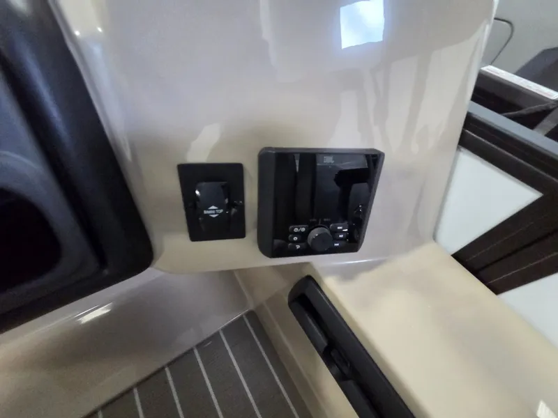 Slide: The Image of Bentley Pontoons Legacy 220 DL Navigator 2026 - 13