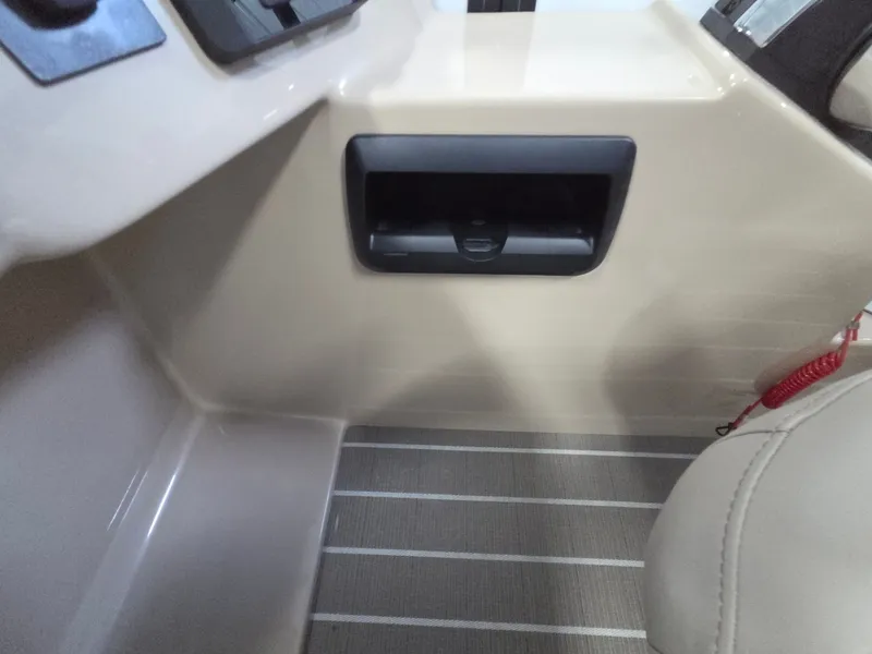 Slide: The Image of Bentley Pontoons Legacy 220 DL Navigator 2026 - 14