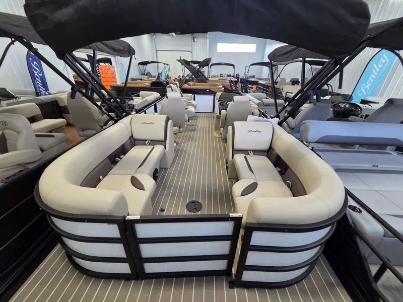 Slide: The Image of Bentley Pontoons Legacy 220 DL Navigator 2026 - 22