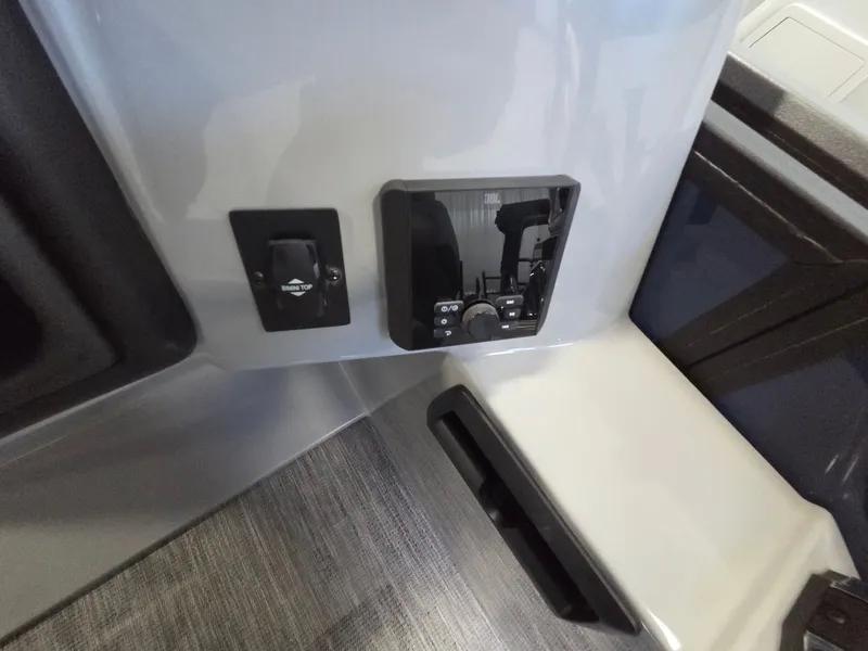 Slide: The Image of Bentley Pontoons Legacy 220 Swingback 2026 - 11