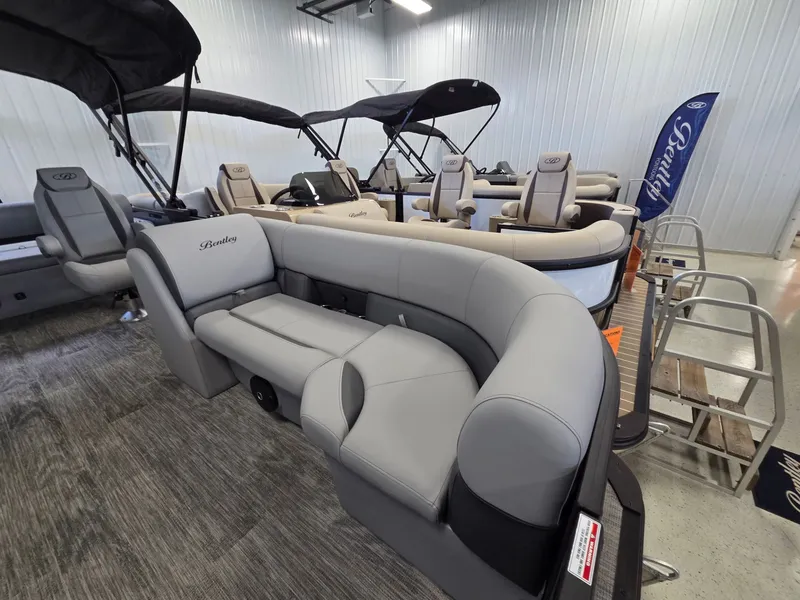 Slide: The Image of Bentley Pontoons Legacy 220 Swingback 2026 - 3