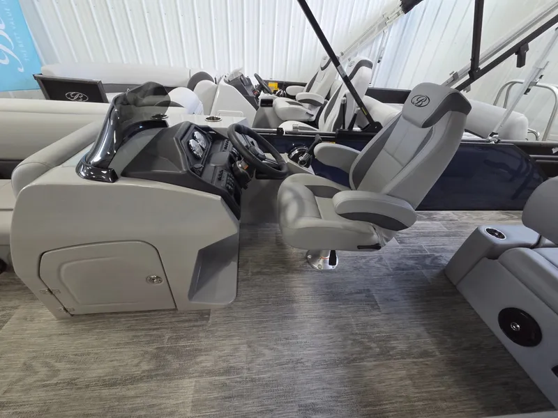 Slide: The Image of Bentley Pontoons Legacy 220 Swingback 2026 - 9