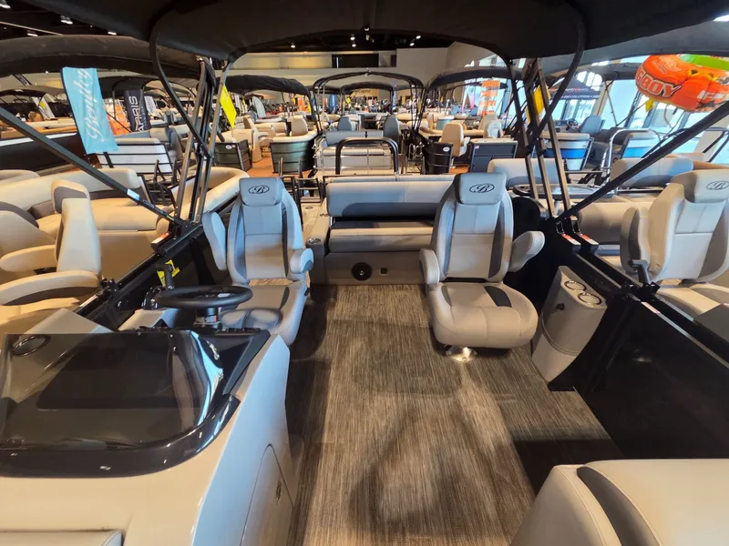 Slide: The Image of Bentley Pontoons Legacy 220 Swingback 2026 - 12