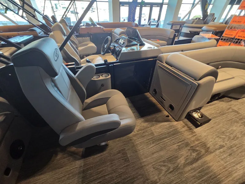 Slide: The Image of Bentley Pontoons Legacy 220 Swingback 2026 - 13