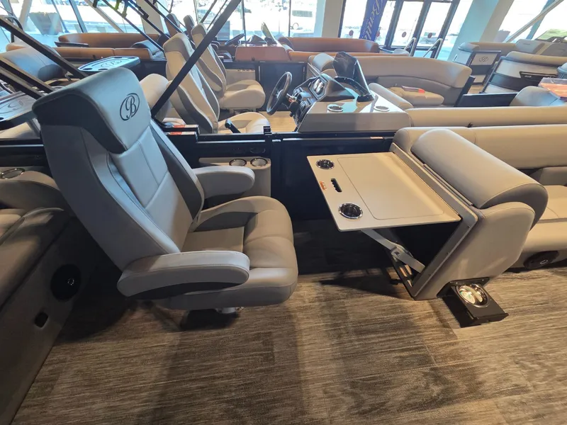 Slide: The Image of Bentley Pontoons Legacy 220 Swingback 2026 - 14