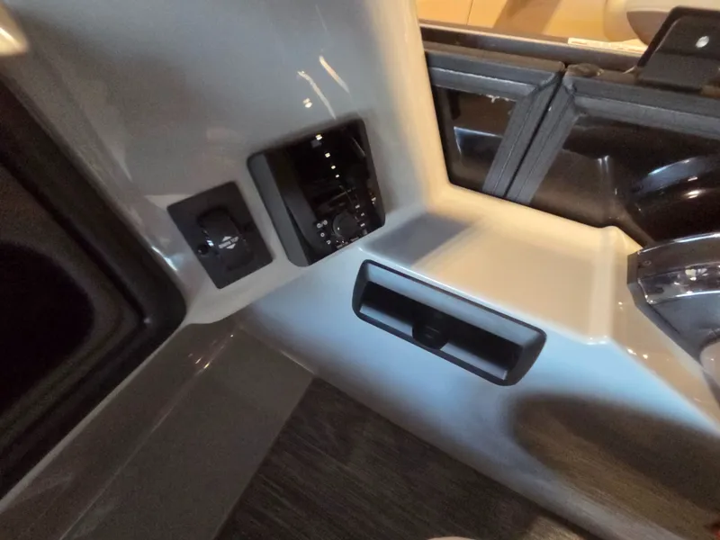 Slide: The Image of Bentley Pontoons Legacy 220 Swingback 2026 - 17