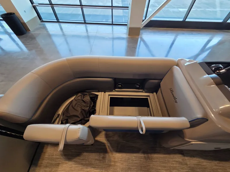 Slide: The Image of Bentley Pontoons 223 Bolt 2026 - 10