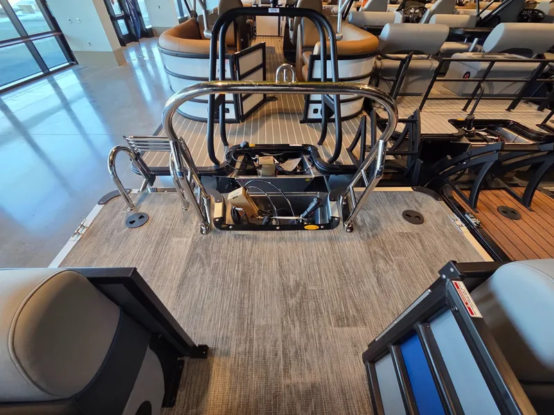 Slide: The Image of Bentley Pontoons 223 Bolt 2026 - 18