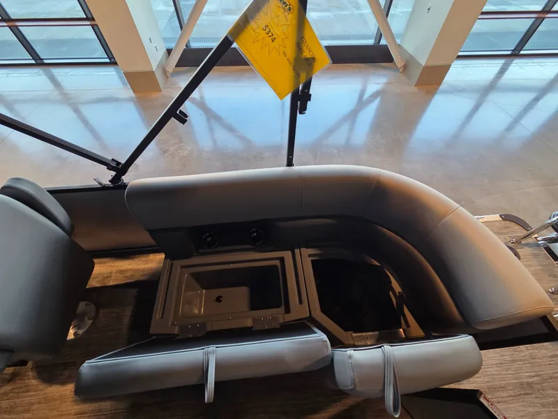 Slide: The Image of Bentley Pontoons 223 Bolt 2026 - 22