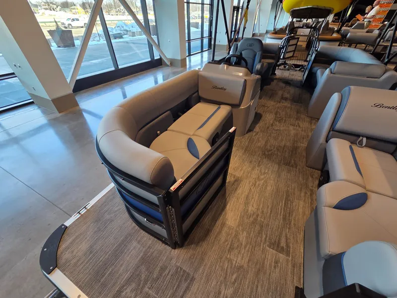 Slide: The Image of Bentley Pontoons 223 Bolt 2026 - 6