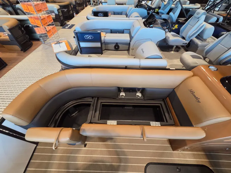 Slide: The Image of Interior of Bentley Pontoons Legacy 243 Navigator 2026. - 7