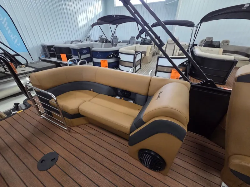 Slide: The Image of Bentley Pontoons Elite 223 Admiral 2026 - 23