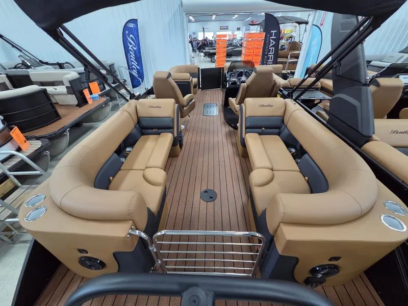 Slide: The Image of Bentley Pontoons Elite 223 Admiral 2026 - 29