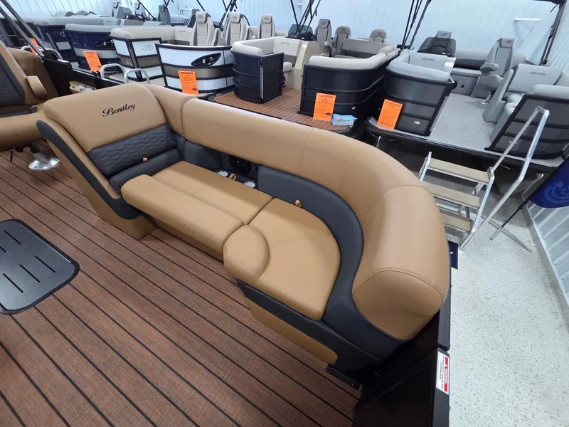 Slide: The Image of Bentley Pontoons Elite 223 Admiral 2026 - 8