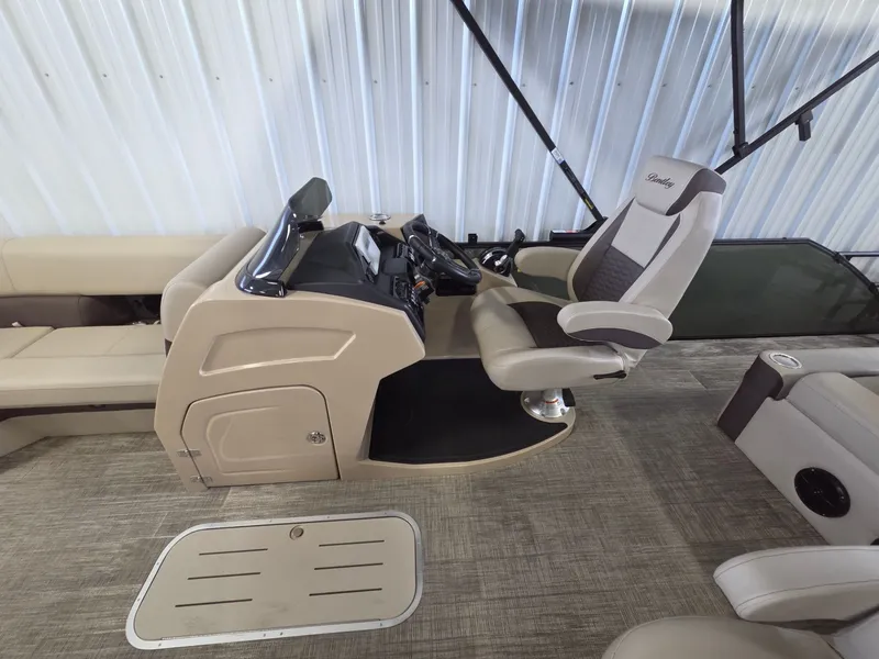 Slide: The Image of Bentley Pontoons Elite 223 SwingBack DC 2026 - 13