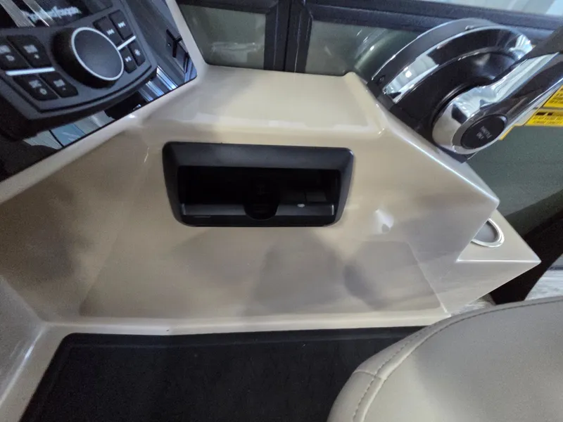 Slide: The Image of Bentley Pontoons Elite 223 SwingBack DC 2026 - 18