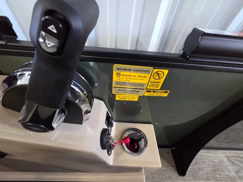 Slide: The Image of Bentley Pontoons Elite 223 SwingBack DC 2026 - 26