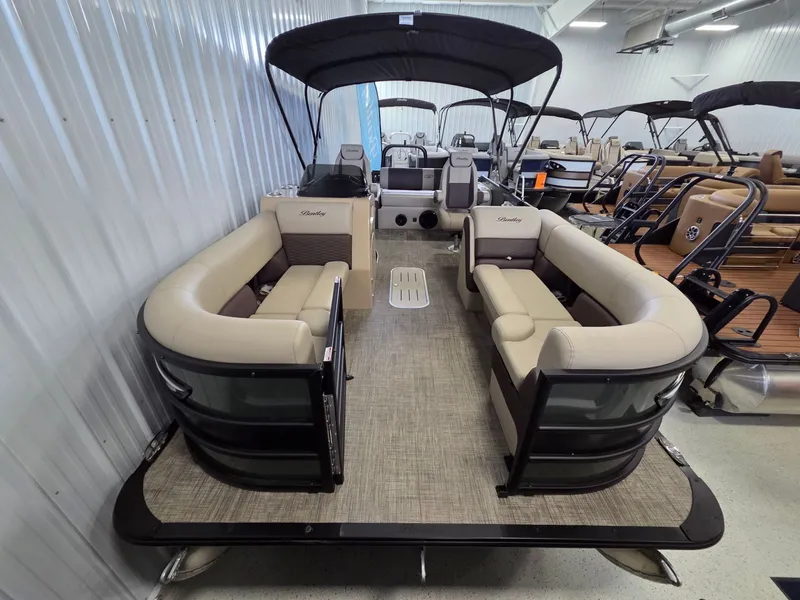 Slide: The Image of Bentley Pontoons Elite 223 SwingBack DC 2026 - 6