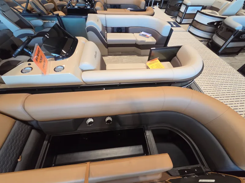 Slide: The Image of Interior view of Bentley Pontoons Elite 253 Admiral 2026. - 7