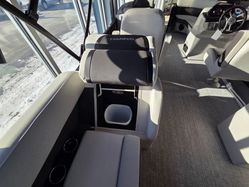 Slide: The Image of Harris Cruiser 210 2026 - 20