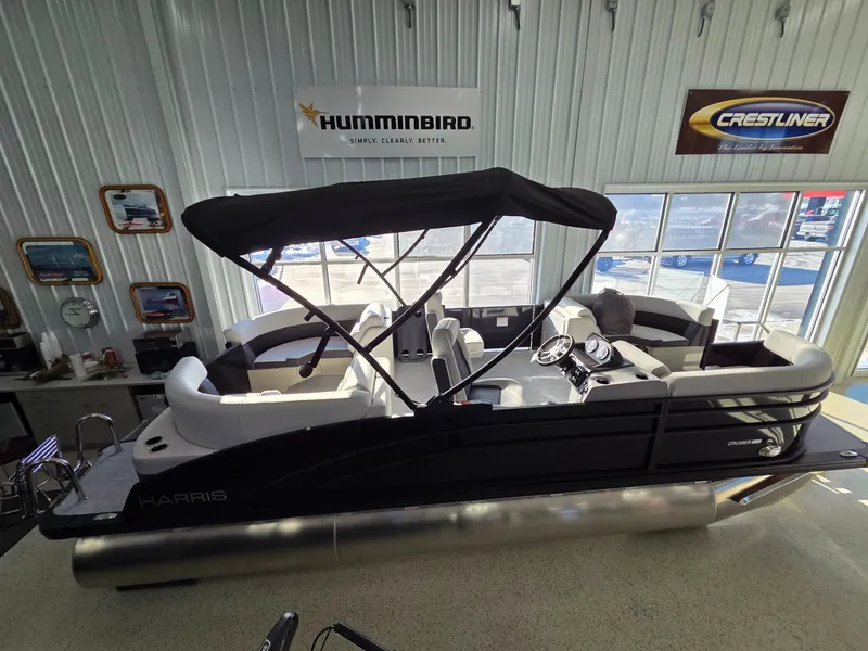 Slide: The Image of Harris Cruiser 210 2026 - 3