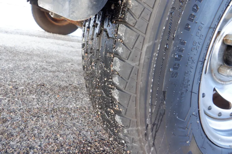 Slide: The Image of Hurricane SunDeck 2400 IO 2013 - 51