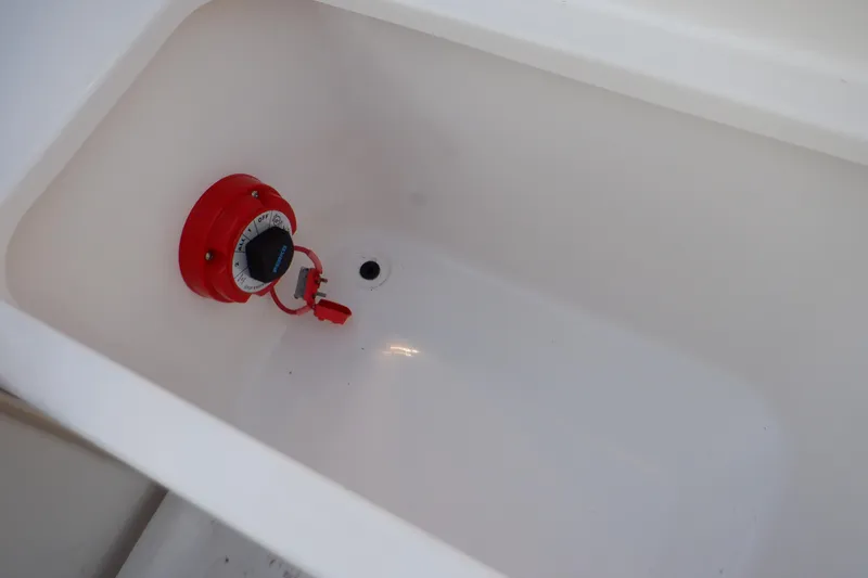 Slide: The Image of Hurricane SunDeck 2400 IO 2013 - 55