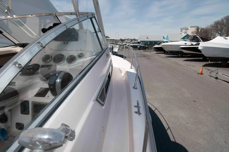 Slide: The Image of White seating area on a 1996 Grady-White Islander 268 boat. - 10