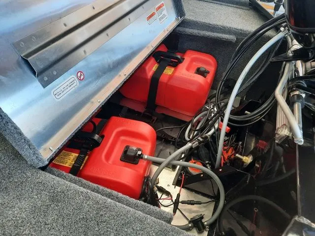 Slide: The Image of Tracker Bass Tracker Classic XL 2026 - 8