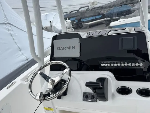 Slide: The Image of Tidewater 198 CC Adventure 2024 - 8