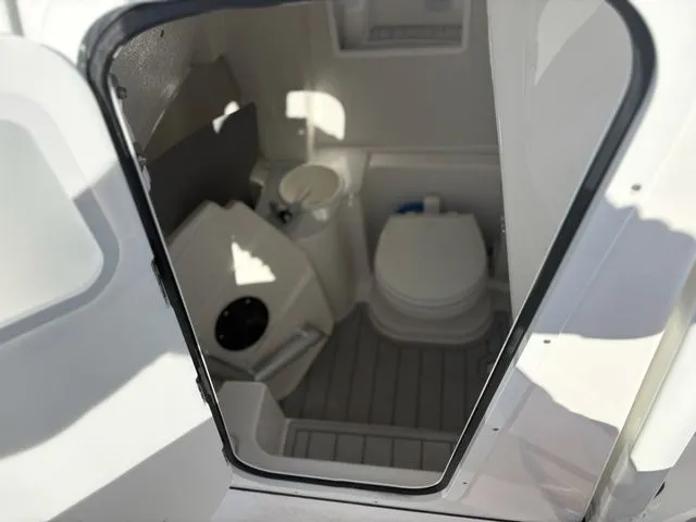 Slide: The Image of Sea Fox 268 Commander 2026 - 8