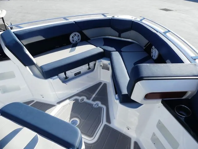 Slide: The Image of Monterey Elite 30 OB 2026 - 16