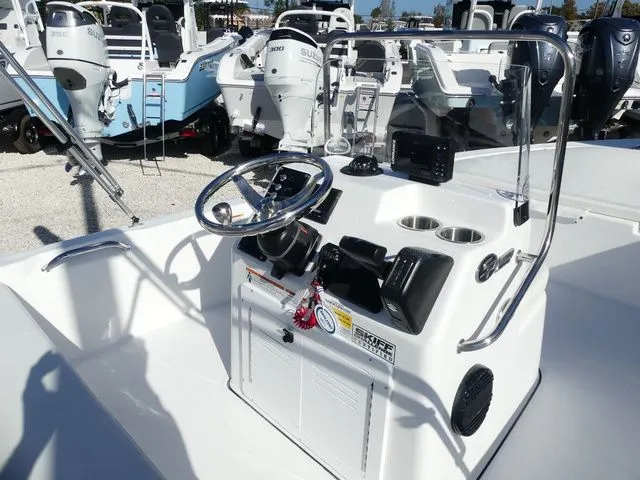 Slide: The Image of Sea Pro 172 Bay 2026 - 11