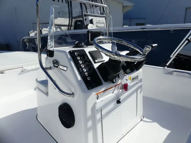Slide: The Image of Sea Pro 172 Bay 2026 - 12