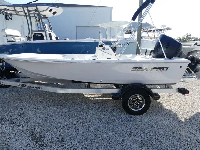 Slide: The Image of Sea Pro 172 Bay 2026 - 6