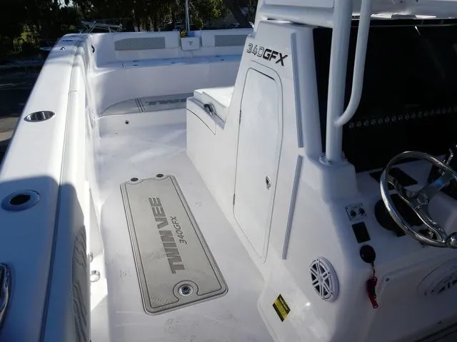 Slide: The Image of Twin Vee 340 Center Console GFX 2026 - 18