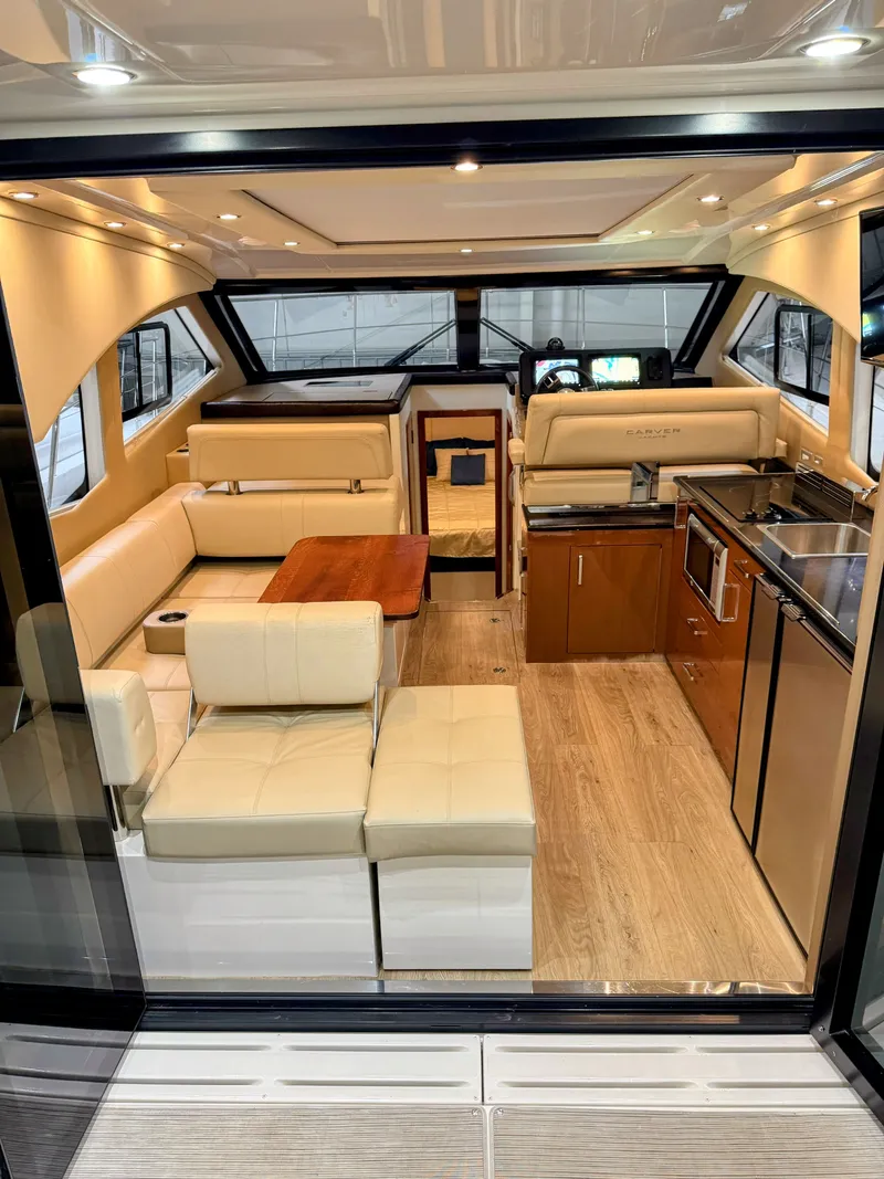 Slide: The Image of Carver Yachts C37 2017 - 12