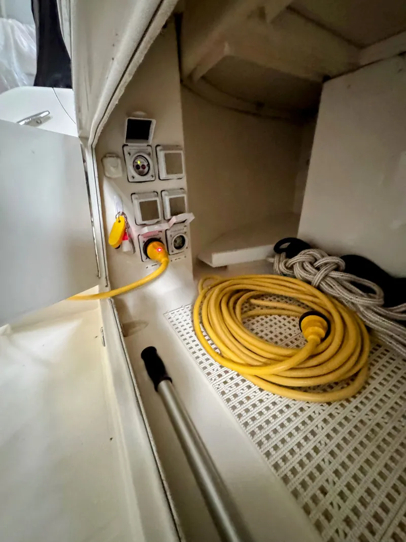 Slide: The Image of Carver Yachts C37 2017 - 87