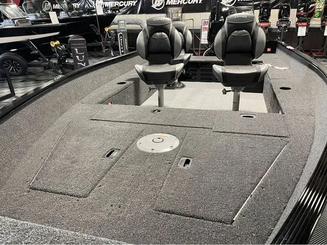 Slide: The Image of Lund Angler 1650 Tiller 2026 - 10