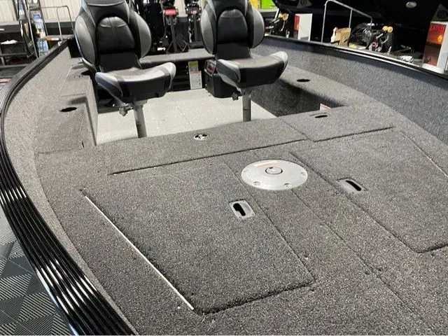 Slide: The Image of Lund Angler 1650 Tiller 2026 - 11